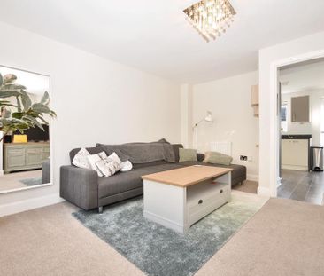 3 bedroom semi-detached house to rent - Photo 1