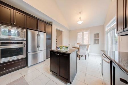 For Lease - 552 Valley Vista Drive, Vaughan, Ontario - Photo 5