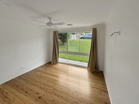 LIFESTYLE LIVING: 4-BEDROOM HOME WITH POOL & BIG BACKYARD - Photo 4