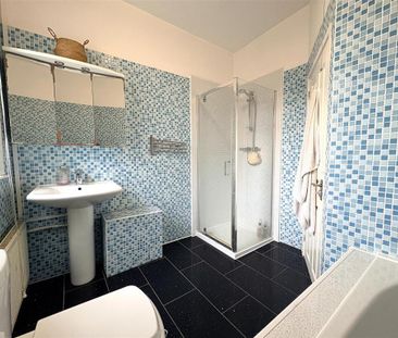 3 bedroom flat to rent - Photo 3