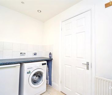 Hills Lane, Northwood, HA6 - Photo 3