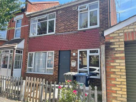 Derby Avenue, North Finchley, N12 - Photo 3