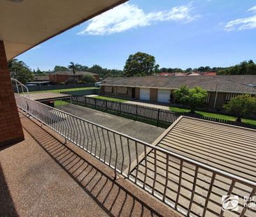 Recently updated unit - walking distance to Toormina Gardens Shoppi... - Photo 3