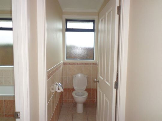 Botany College Zone, 4 bedroom family home - Photo 1