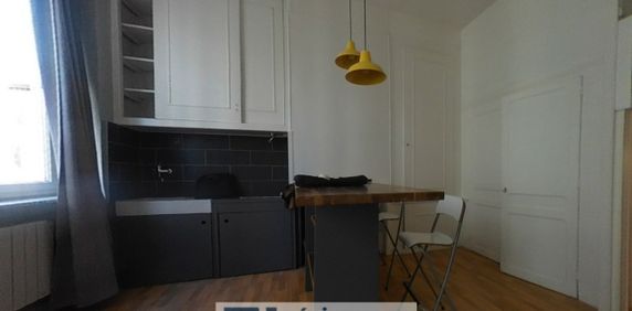 45 RUE DES TABLES CLAUDIENNES 69004 LYON - Photo 2