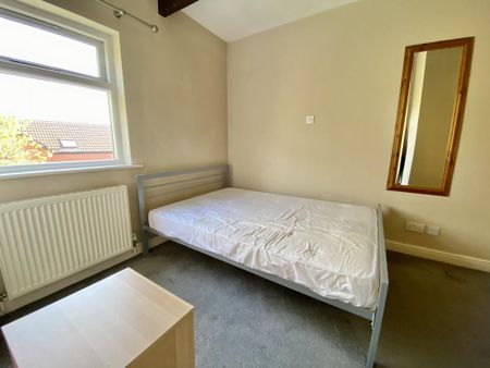2 bedroom flat to rent - Photo 4