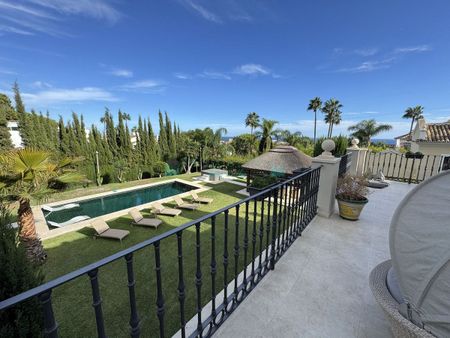 Villa for rent in El Paraiso, Estepona - Photo 2