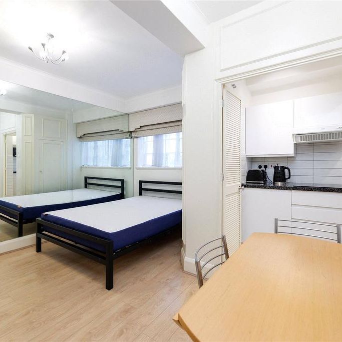 Studio to rent - Photo 1