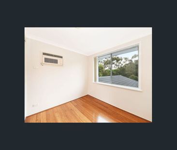 15 Gleneagles Crescent, Hornsby, NSW 2077 - Photo 2