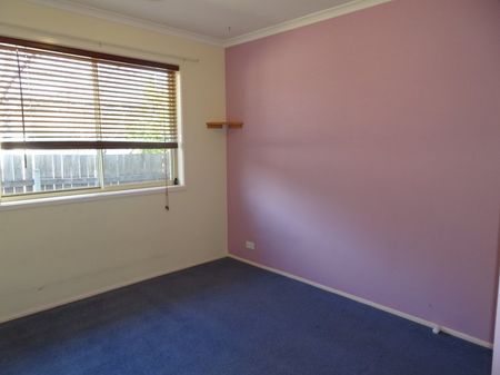 6 Ikara Close, Dunlop ACT 2615 - House For Rent | Domain - Photo 3