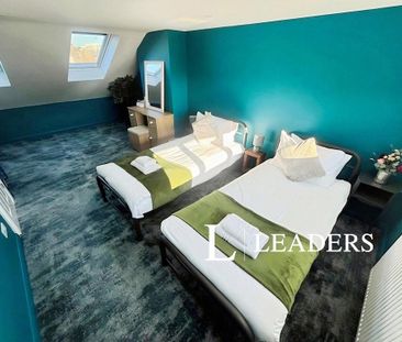 4 bedroom terraced house to rent - Photo 5