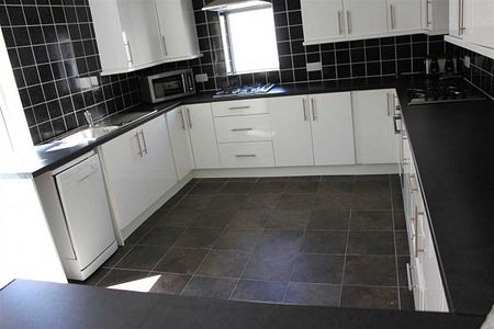 8 Bed - Addison Road, Plymouth - Photo 5