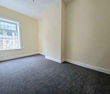 3 bedroom end of terrace house to rent - Photo 4