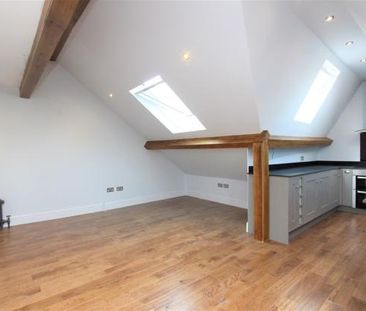 Two Bedroom Bright Split Level Loft Apartment to Let in Streatham - Photo 1