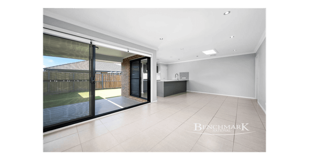 Large Family Home - Photo 1