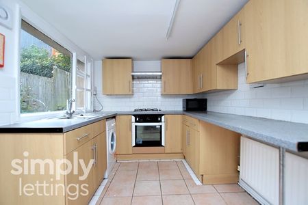 3 Bed property for rent - Photo 4