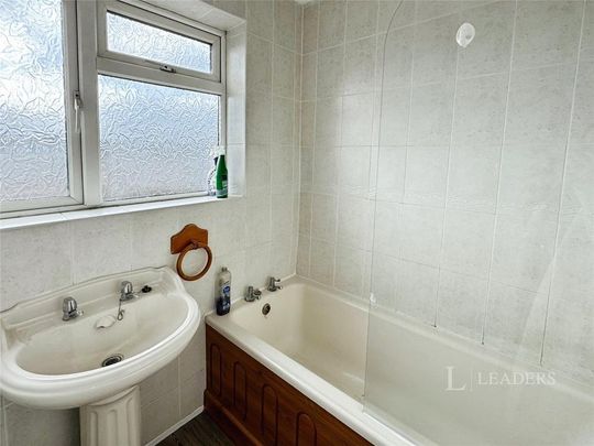3 bedroom flat to rent - Photo 1