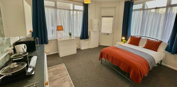 Room in a Shared House, Bedford Road, RG1 - Photo 2