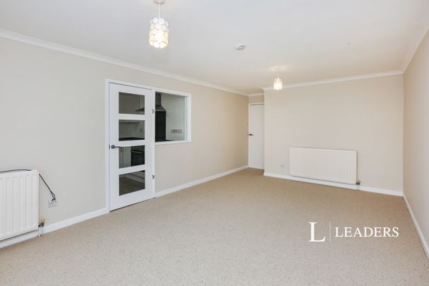 2 bedroom apartment to rent Ross Mews, Victoria Road, Netley Abbey, SO31 - Photo 1
