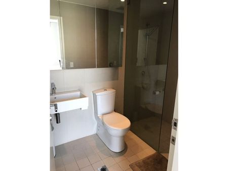 EXECUTIVE 2 BEDROOM SECURITY APARTMENT IN THE FORUM - Photo 5