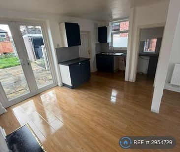 2 bedroom semi-detached house to rent - Photo 5