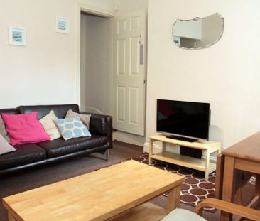 Paton Street (3 bed) - Photo 2