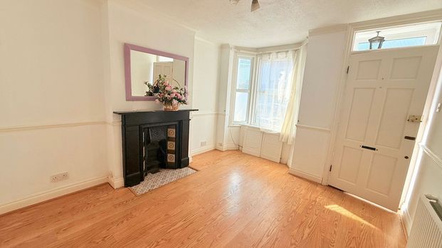 St. Marys Road, Watford, WD18 - Photo 1