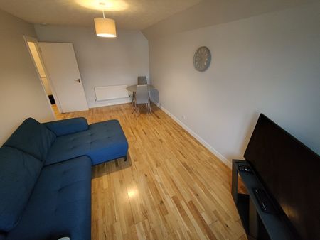 2 Bed Flat, Hawthornden Place, EH7 - Photo 2