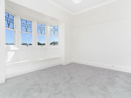 Bright and conveniently located 1 bedroom - Photo 2