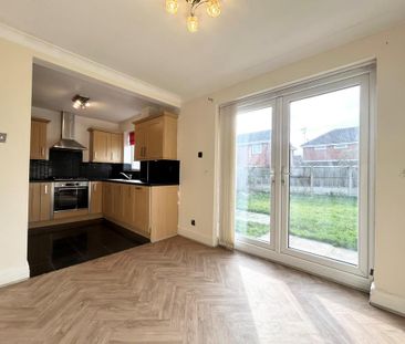 3 bedroom detached house to rent - Photo 4