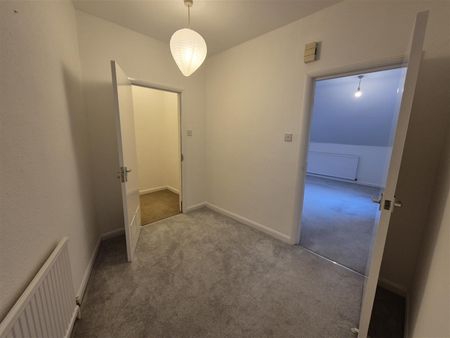 1 Bed Flat - Photo 5