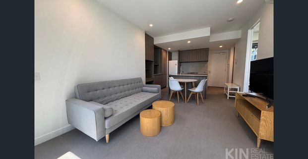 Furnished 2 Bed 1 Bath Apartment in Swanston Central - Photo 1
