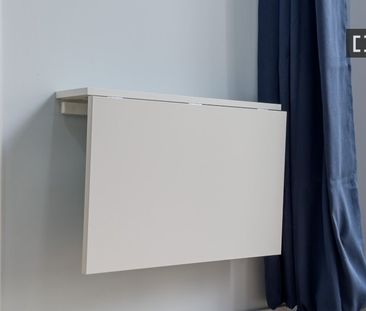 barcelona, Catalonia 08002 - Photo 4