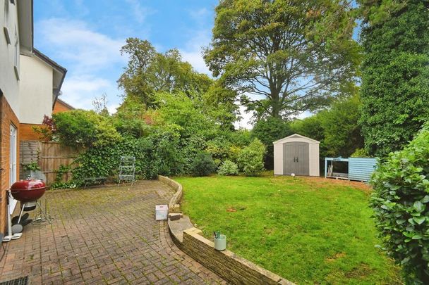 4 bedroom detached house to rent - Photo 1