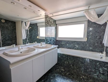 Location Appartement 6 pièces 187m² REIMS 51100 - Photo 4