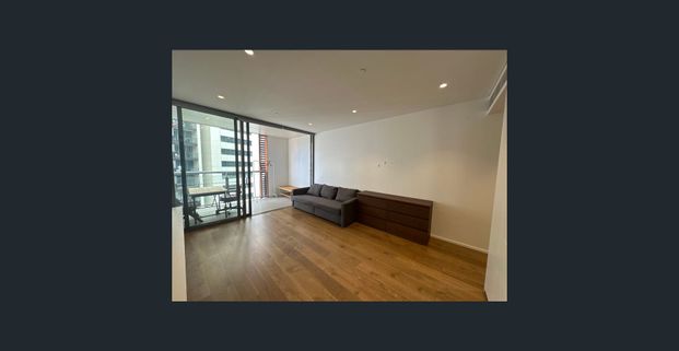 FURNISHED ONE BEDROOM APT IN 'WONDER LAND' CENTRAL PARK *** Bills are NOT included *** - Photo 1