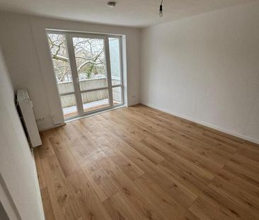 **Gemütlich und frisch RENOVIERT**4-Zimmerwohnung mit Balkon** - Foto 4