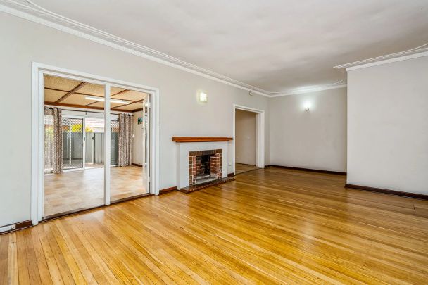 CHARMING HOME - Photo 1