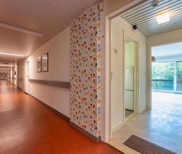 Degelijke serviceflat met terras in Residentie LINDENHOF - Photo 1