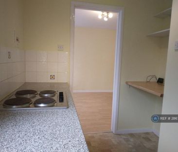 Studio to rent - Photo 2