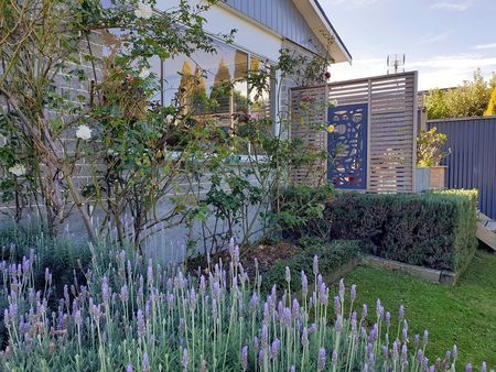 Charming Beachside Townhouse with Private Garden - Photo 4