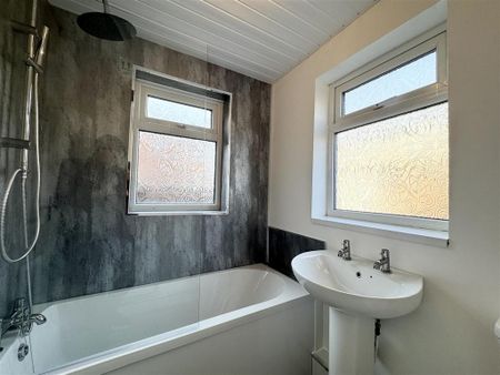 2 bedroom terraced house to rent - Photo 4