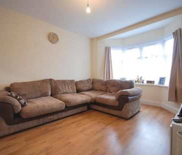 3 bedroom end of terrace house to rent - Photo 1