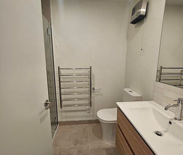 Modern 2BR Townhouse in Sydenham - Photo 5