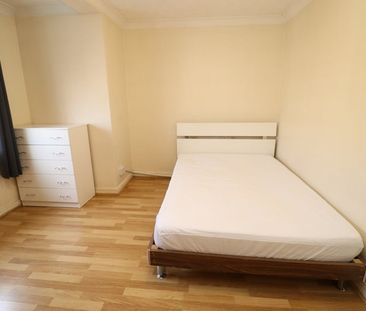 Room in a Shared Flat, Saunders Ness Road, E14 - Photo 4