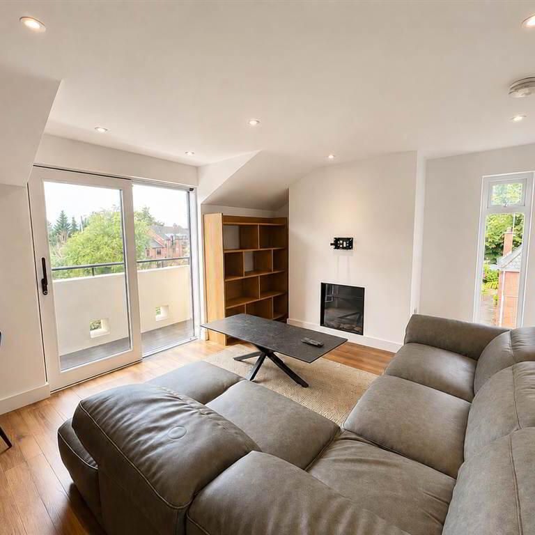 Balmoral Manor, 78 Balmoral Avenue, Belfast, BT9 6NY - Photo 1