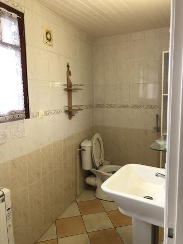 Location Maison 3 pièces 60m² LA ROCHE CHALAIS 24490 - Photo 3