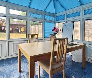 Lind Close, Earley, Reading, Berkshire, RG6 - Photo 4