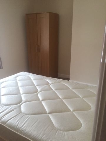 WF10, Castleford - Photo 2