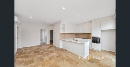 MODERN NEW-BUILD 3-BEDROOM RENTAL - Photo 4